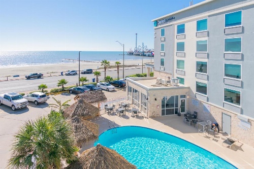 Clarion Pointe Galveston Seawall image 1