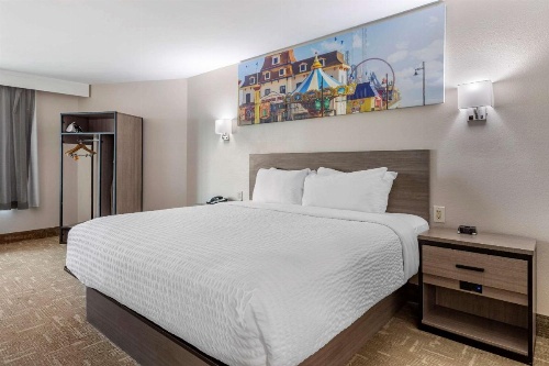 Clarion Pointe Galveston Seawall image 10