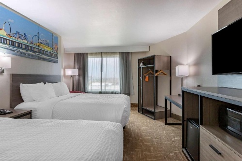 Clarion Pointe Galveston Seawall image 17