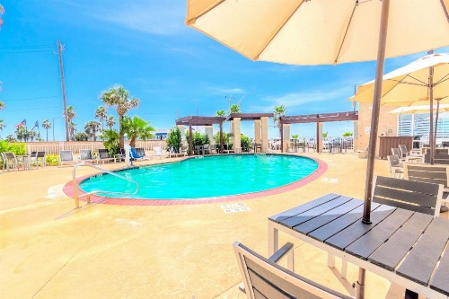 Clarion Pointe Galveston Seawall image 41